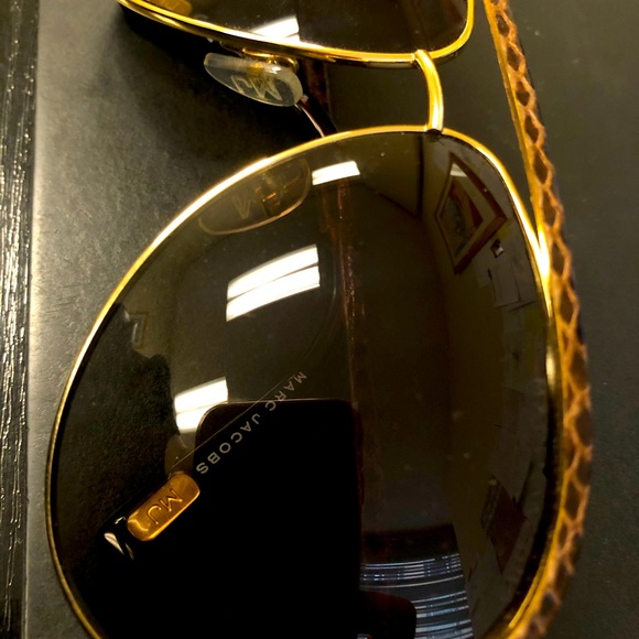 Marc Jacob Aviator sunglasses-great condition ! - Picture 2 of 3